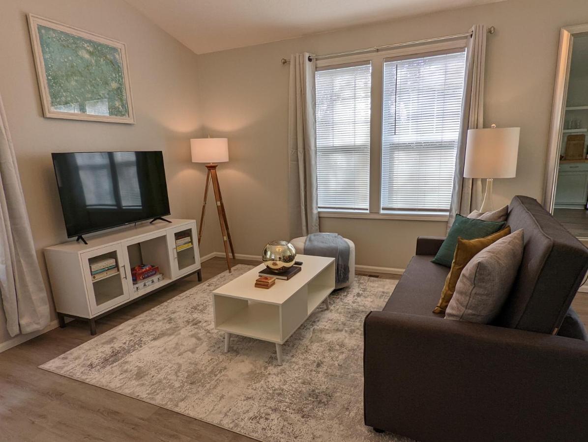 Contemporary 2-Bedroom Close To Downtown, Dining Eugene Ngoại thất bức ảnh